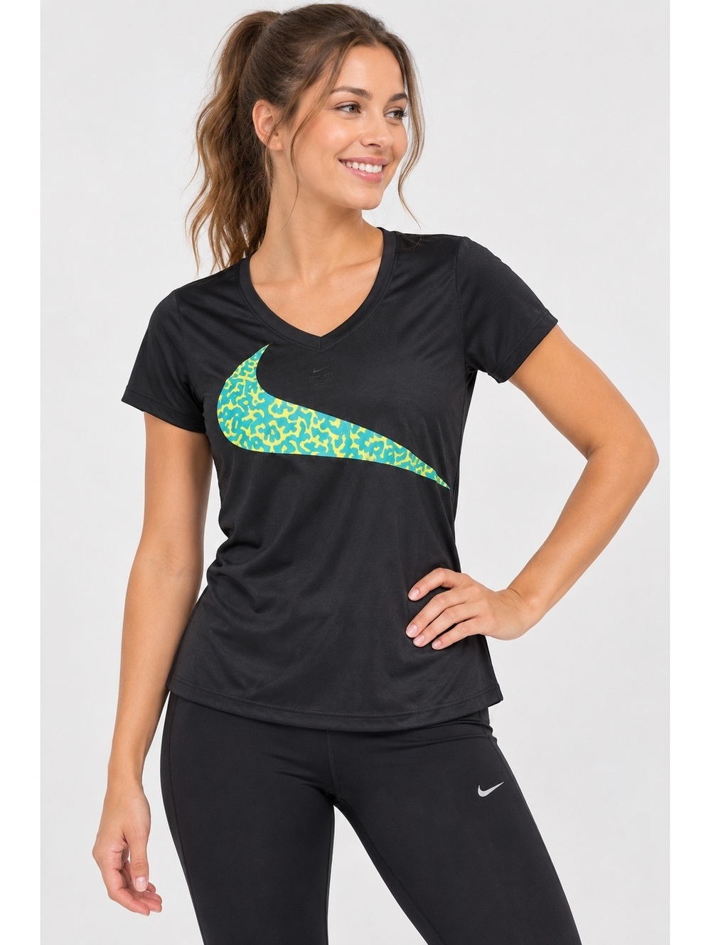 Nike Dri-FIT Women’s Medium Black V-Neck Tee Giant Swoosh Y2K Workout Athletic